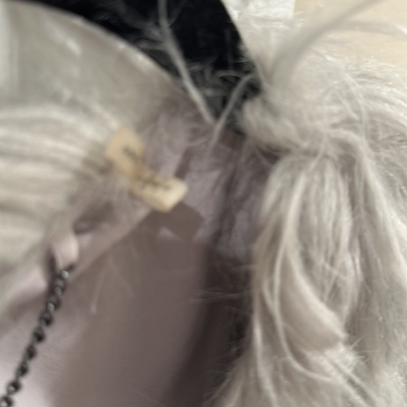 Elie Tahari grey fur crop vest size large - Picture 4 of 4